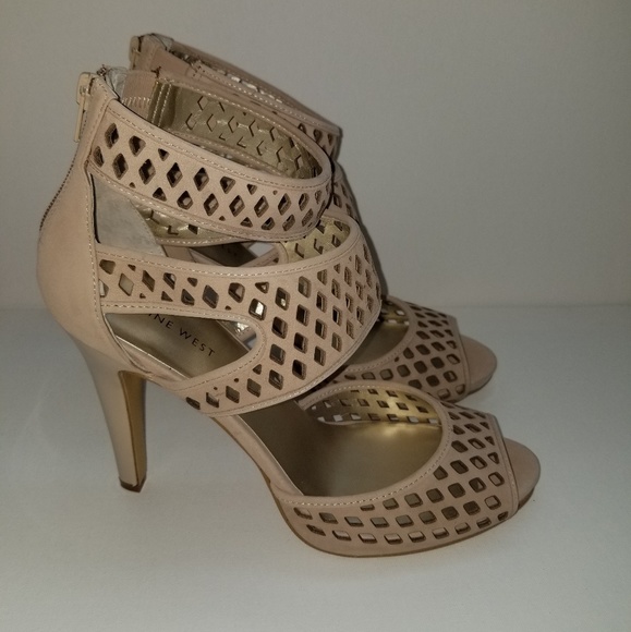💞Sale💞"New" High heel Sandal - Picture 3 of 5